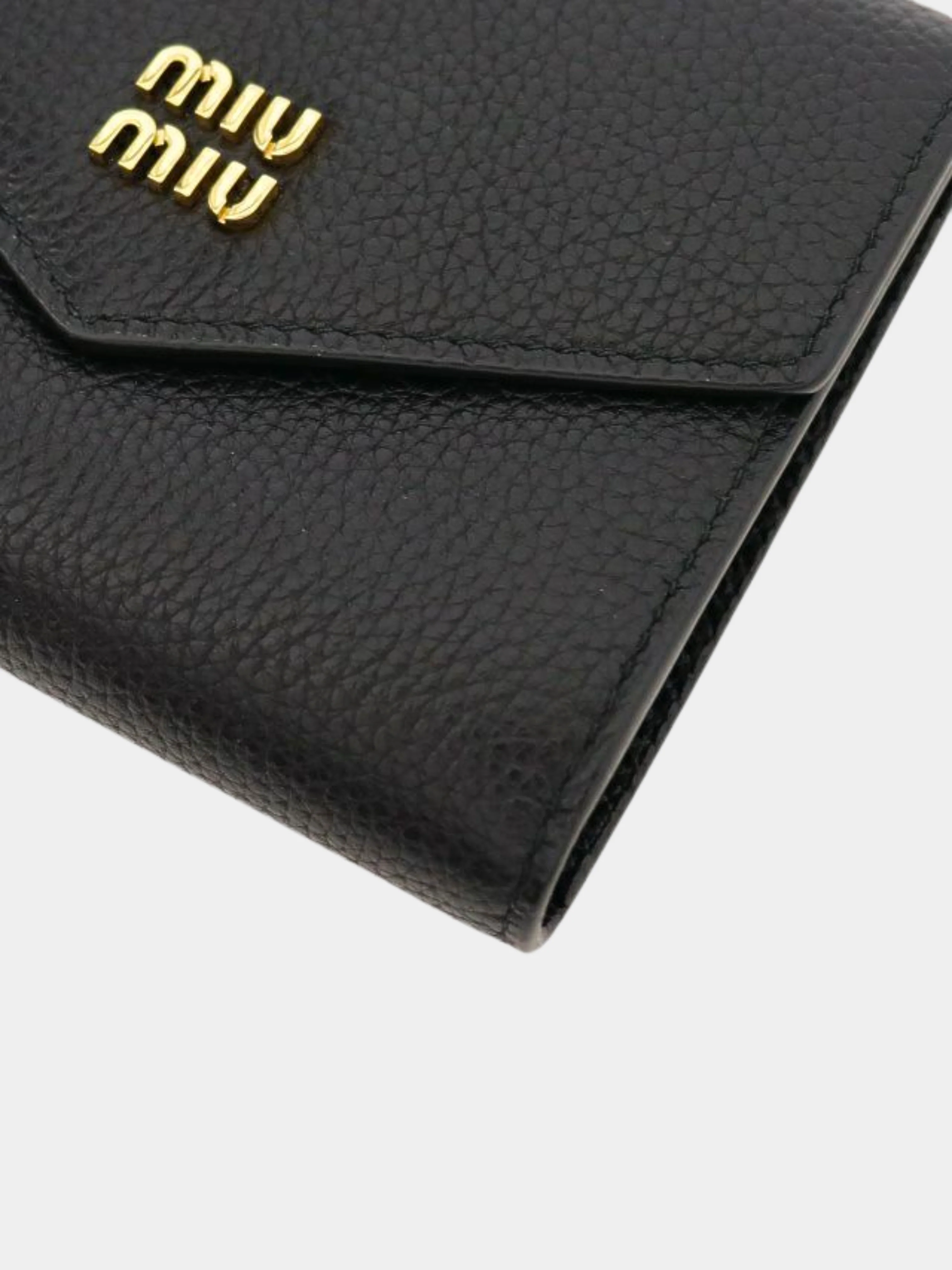 Miu Miu 2010s Black Leather Compact Wallet - Image 4