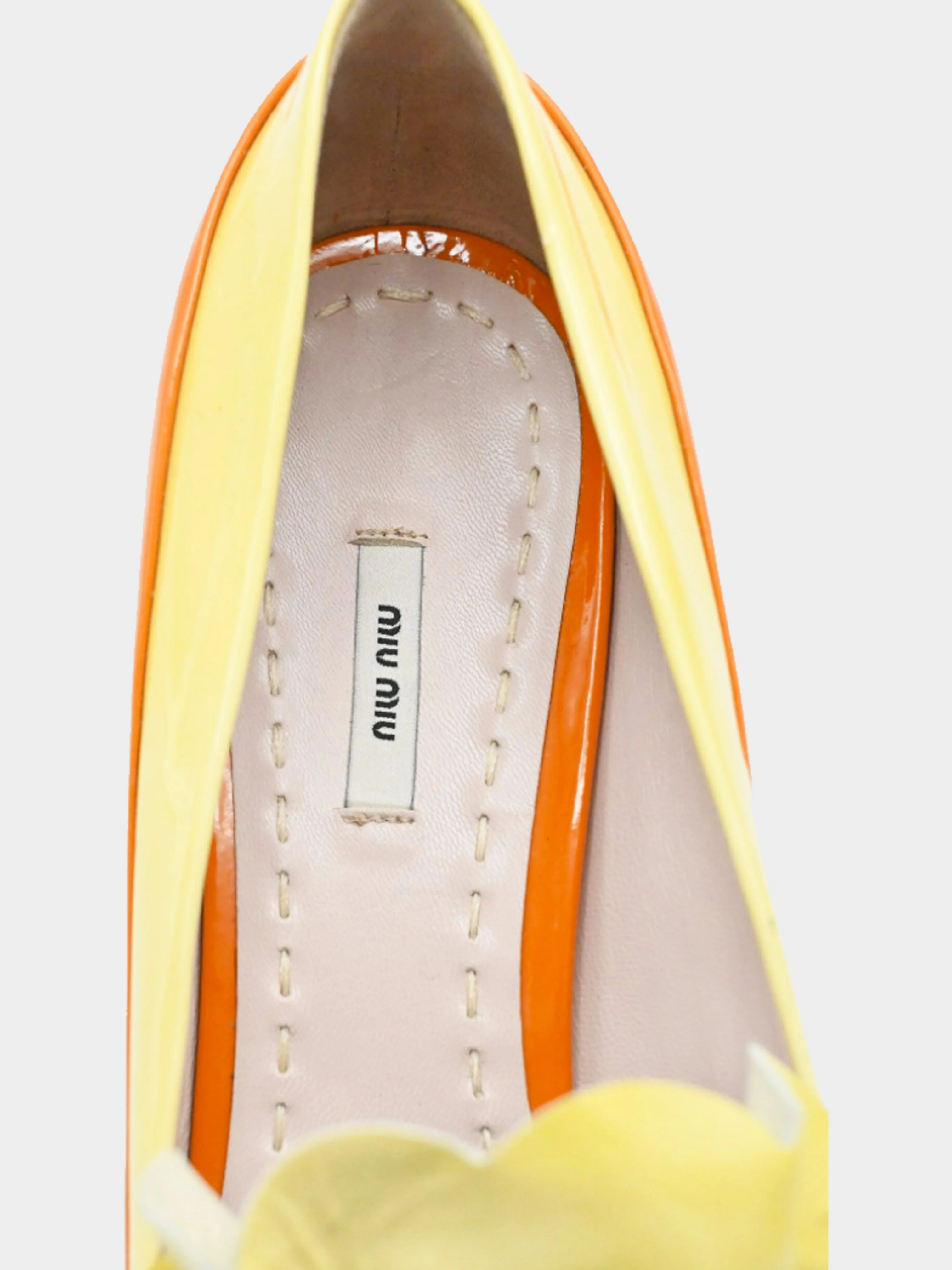 Miu Miu 2010s Orange and Yellow Patent Leather Ruffle Bow Kitten Heel Pumps - Image 5