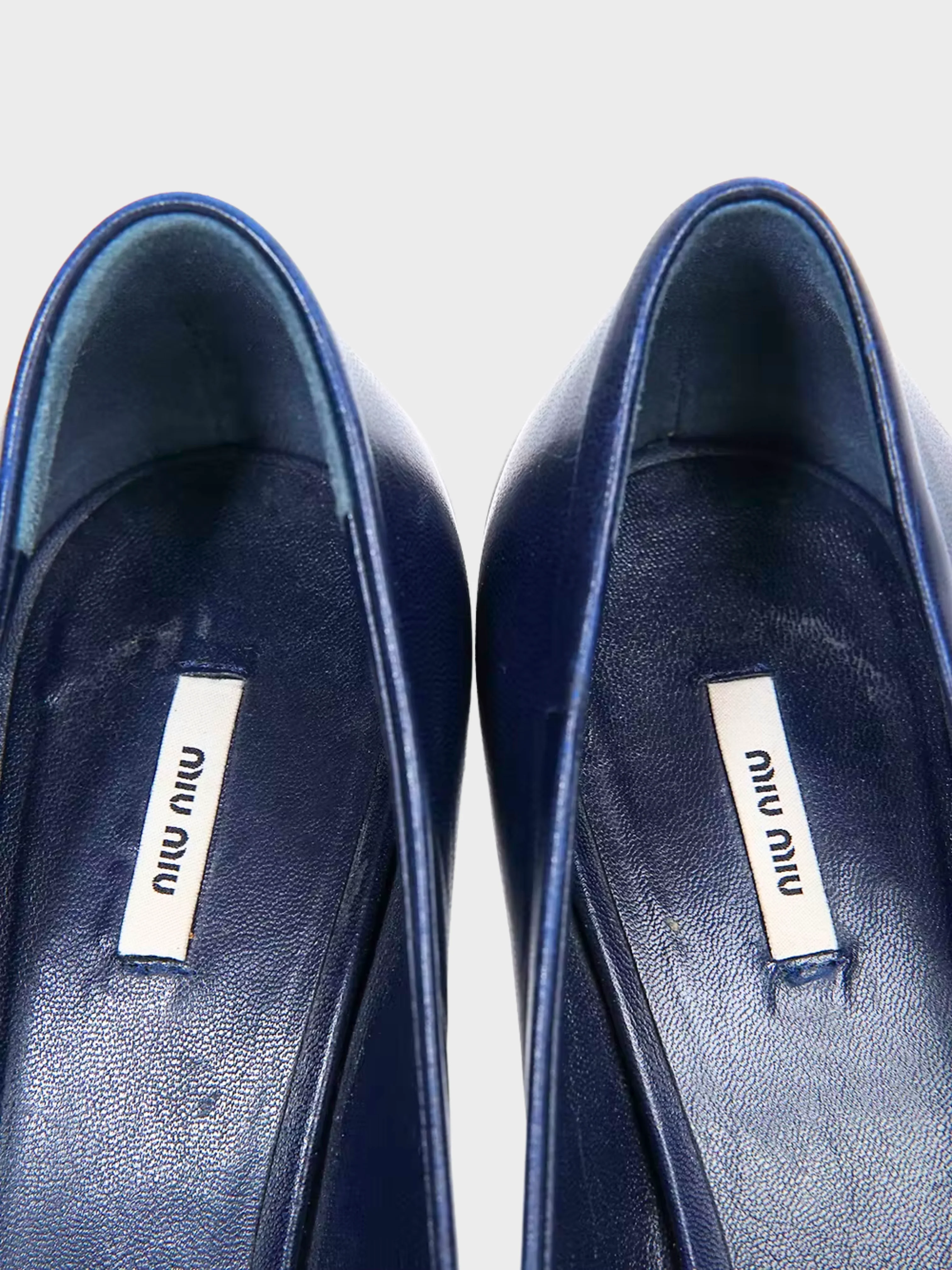 Miu Miu FW 2008 Navy Blue Stacked Pumps - Image 4