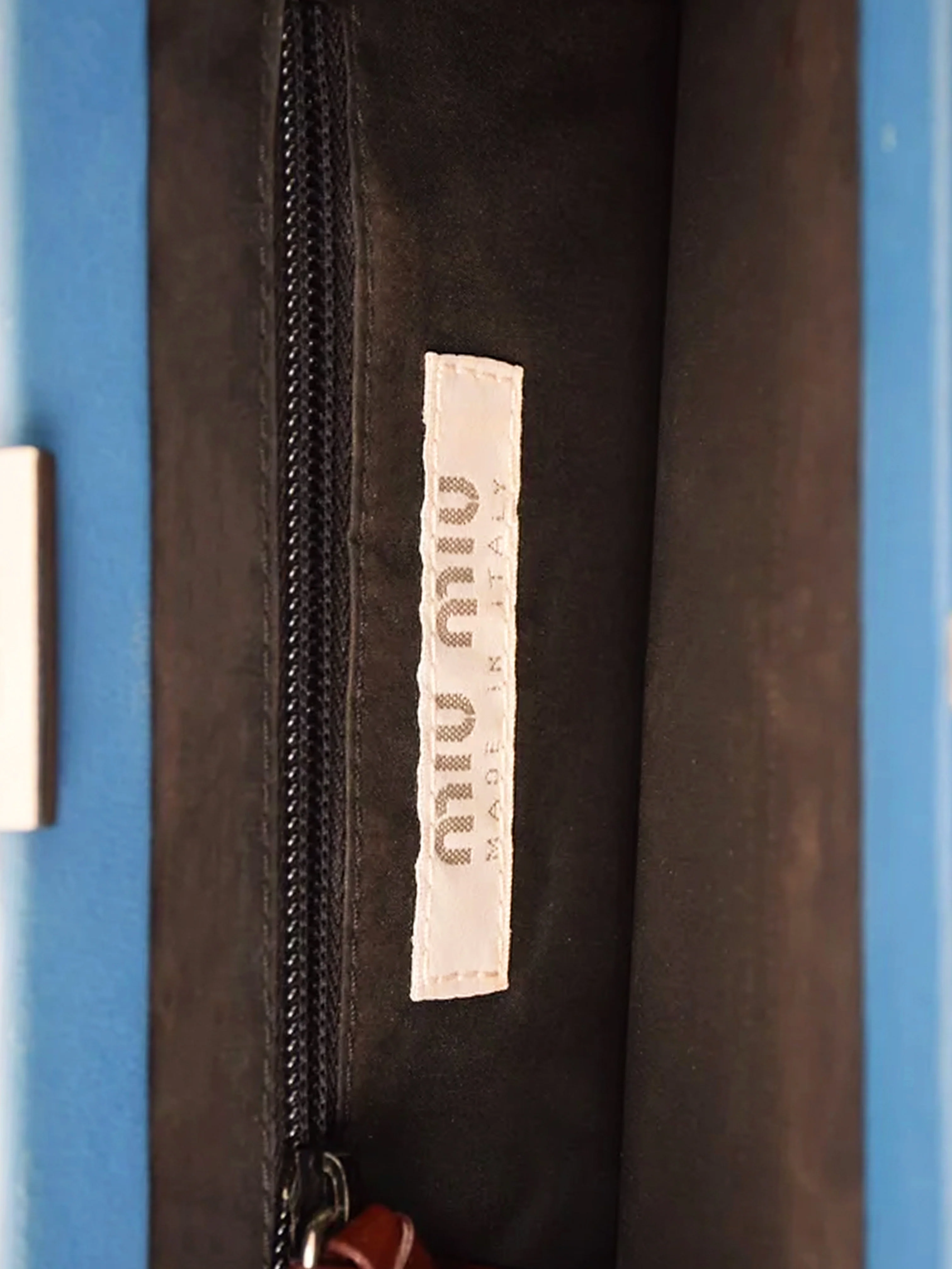 Miu Miu SS 2000 Blue Leather Flat Clutch - Image 4