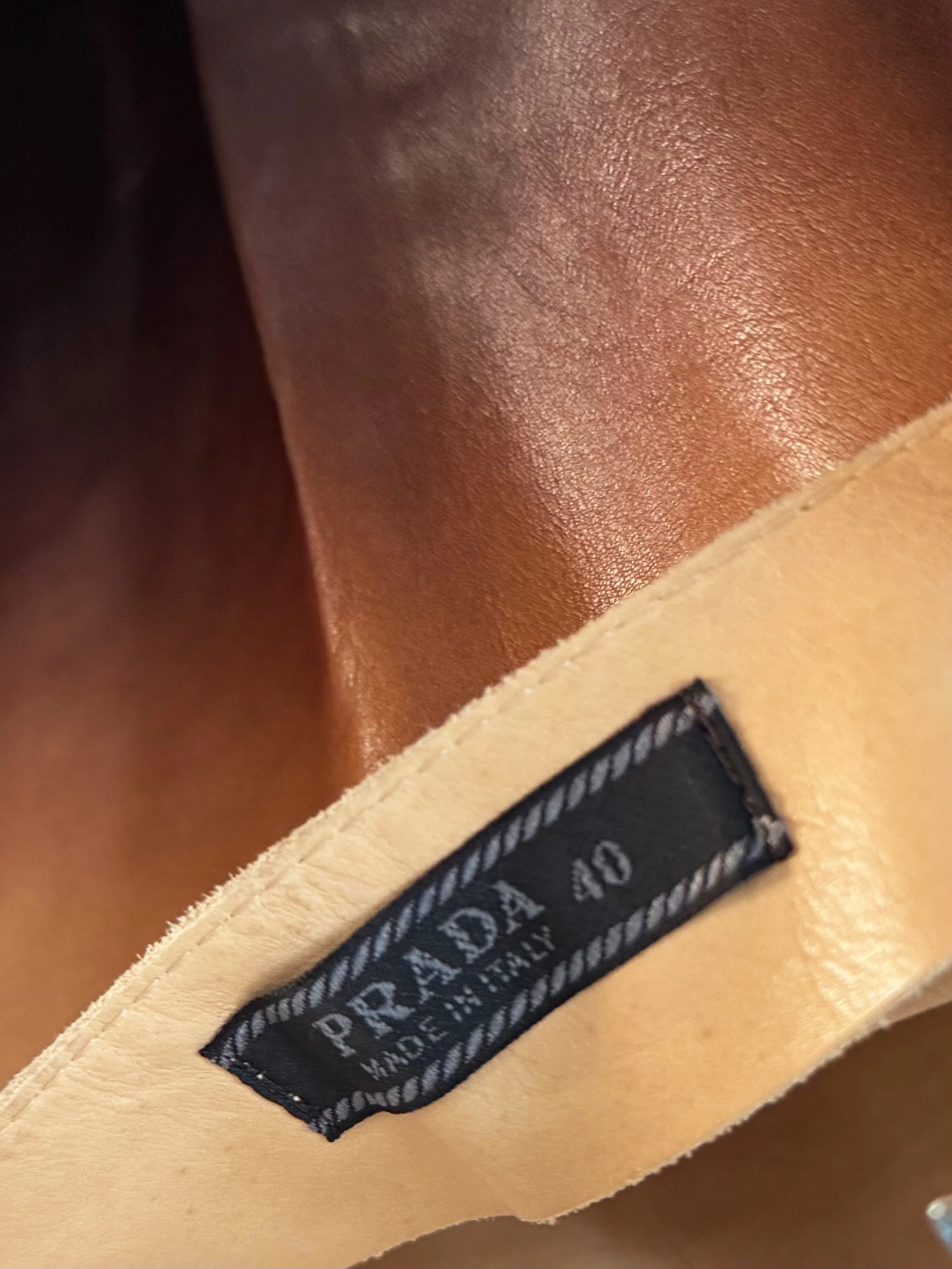 Prada SS 2004 Beige and Brown Ombre Leather Midi Skirt - Image 2