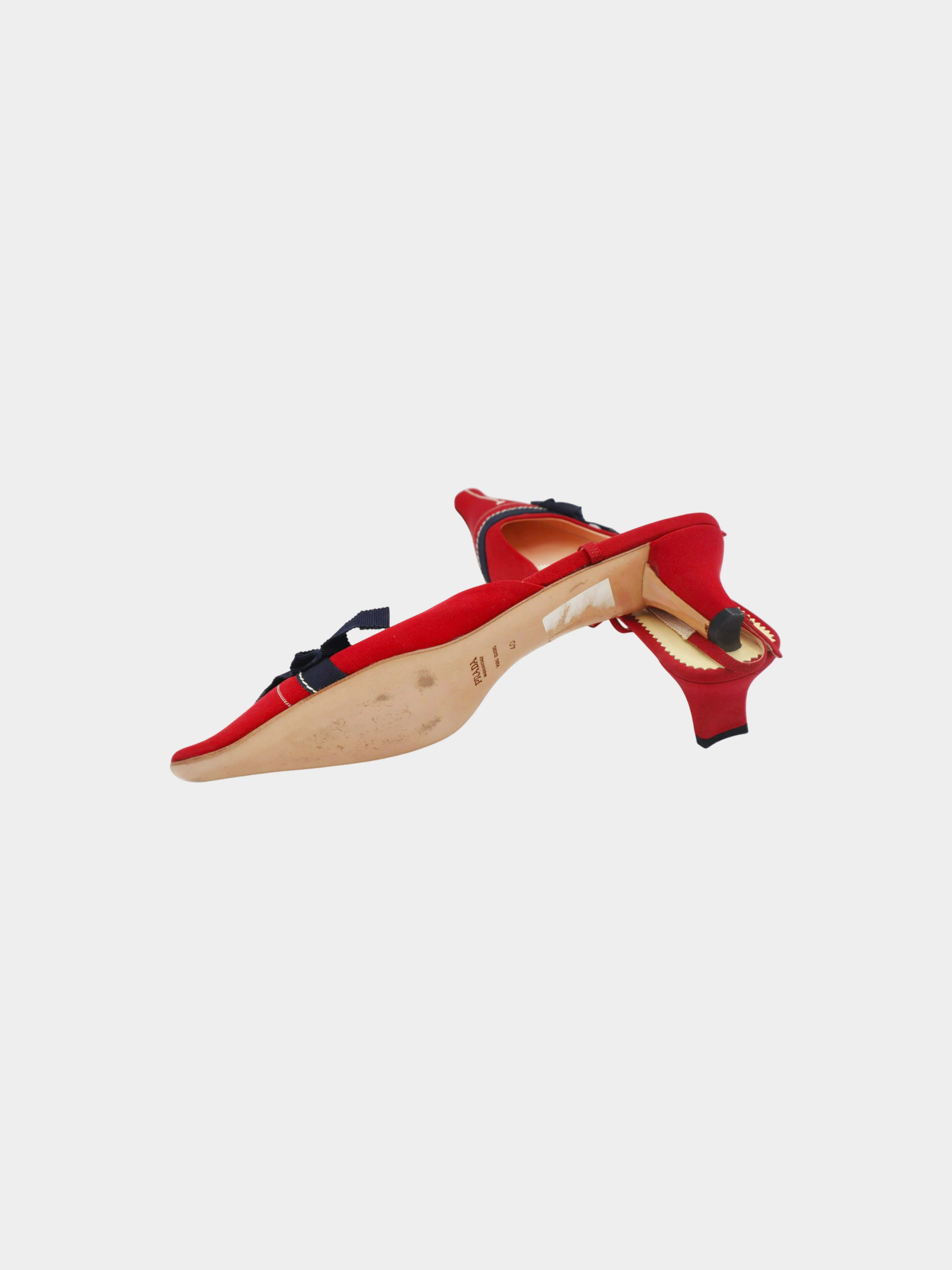 Prada 2000s Red Crepe and Navy Grosgrain Bow Slingback Pumps - Image 4