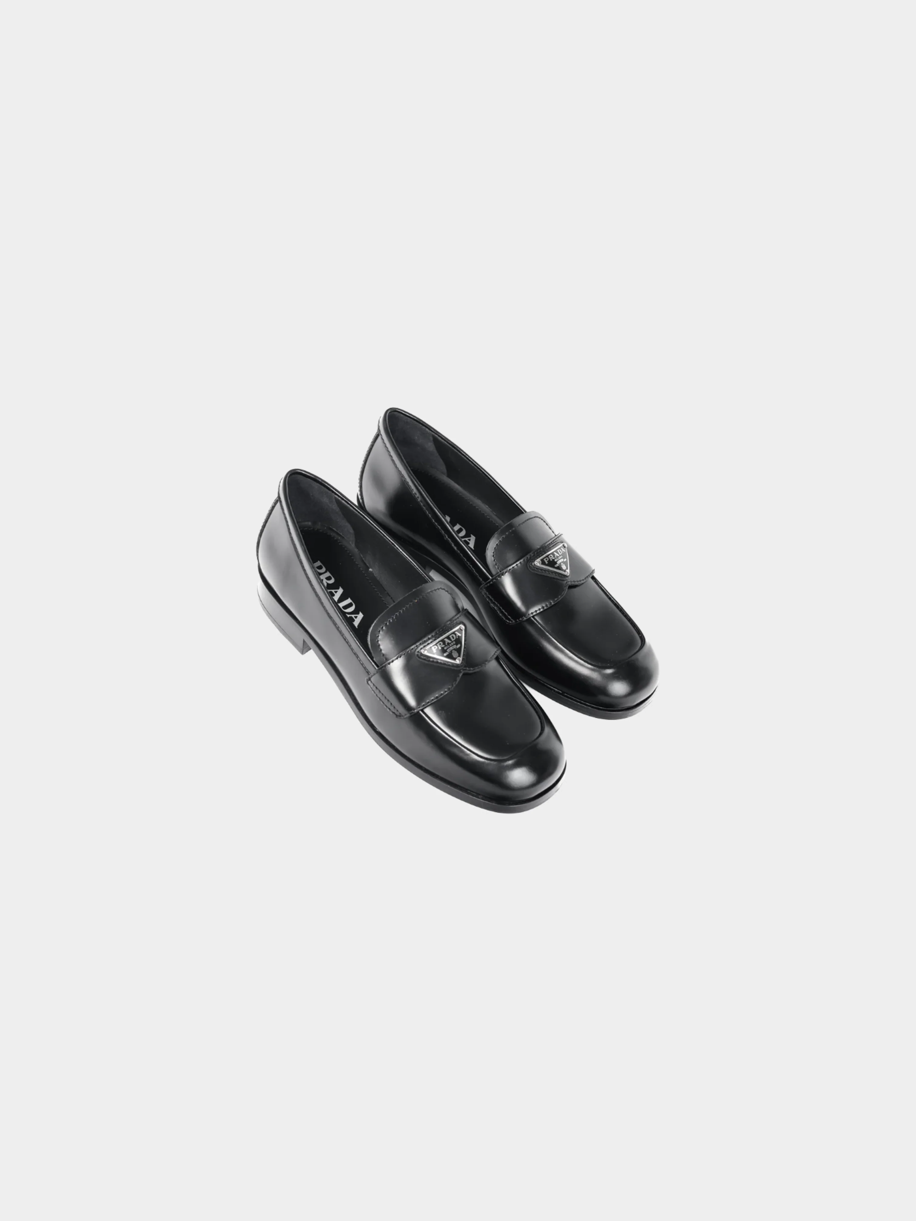 Prada 2010s Nero Spazzolato Brushed Leather Logo Loafers - Image 7
