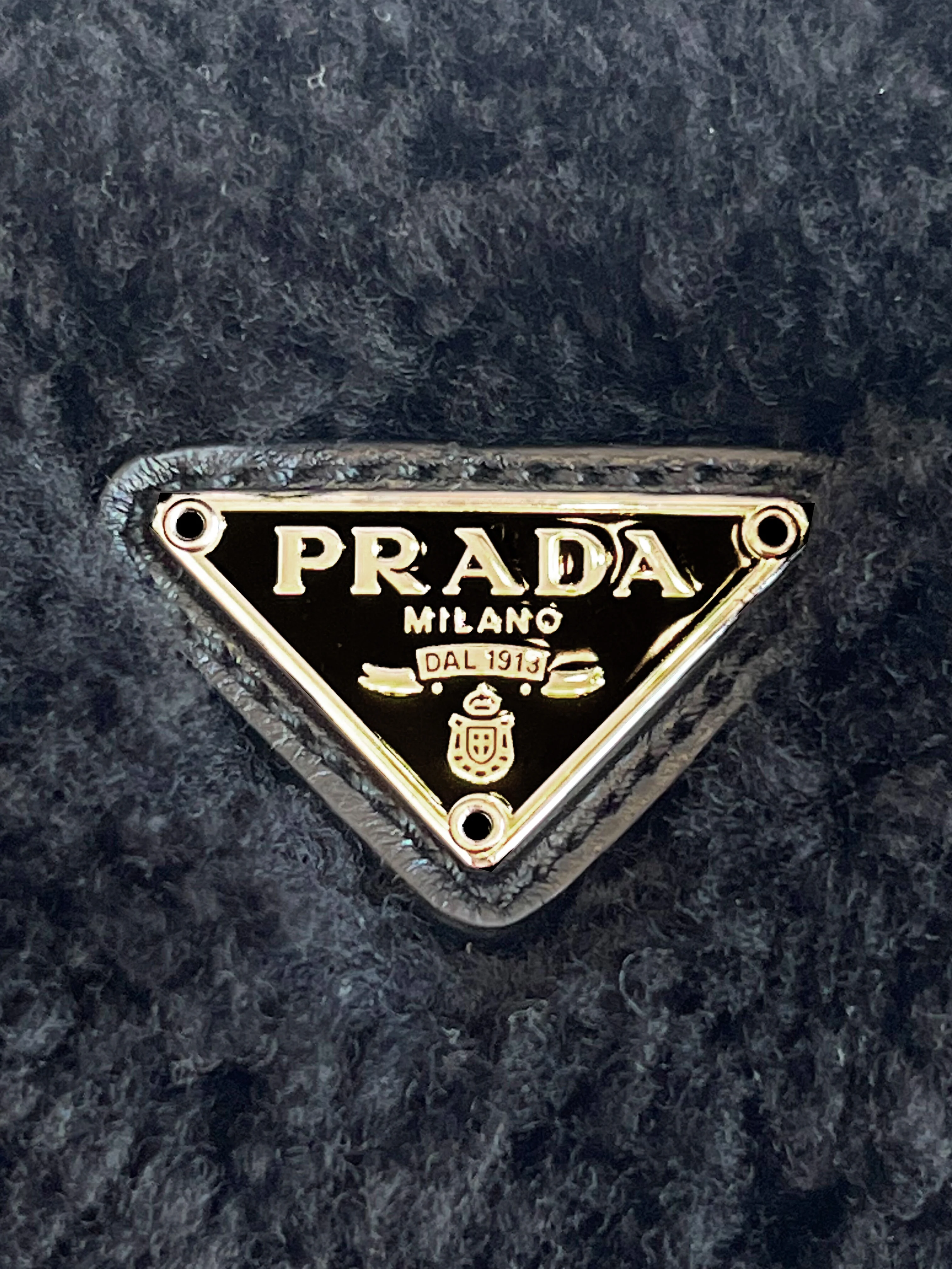 Prada Re-edition 2000 Shearling Bag - Image 2