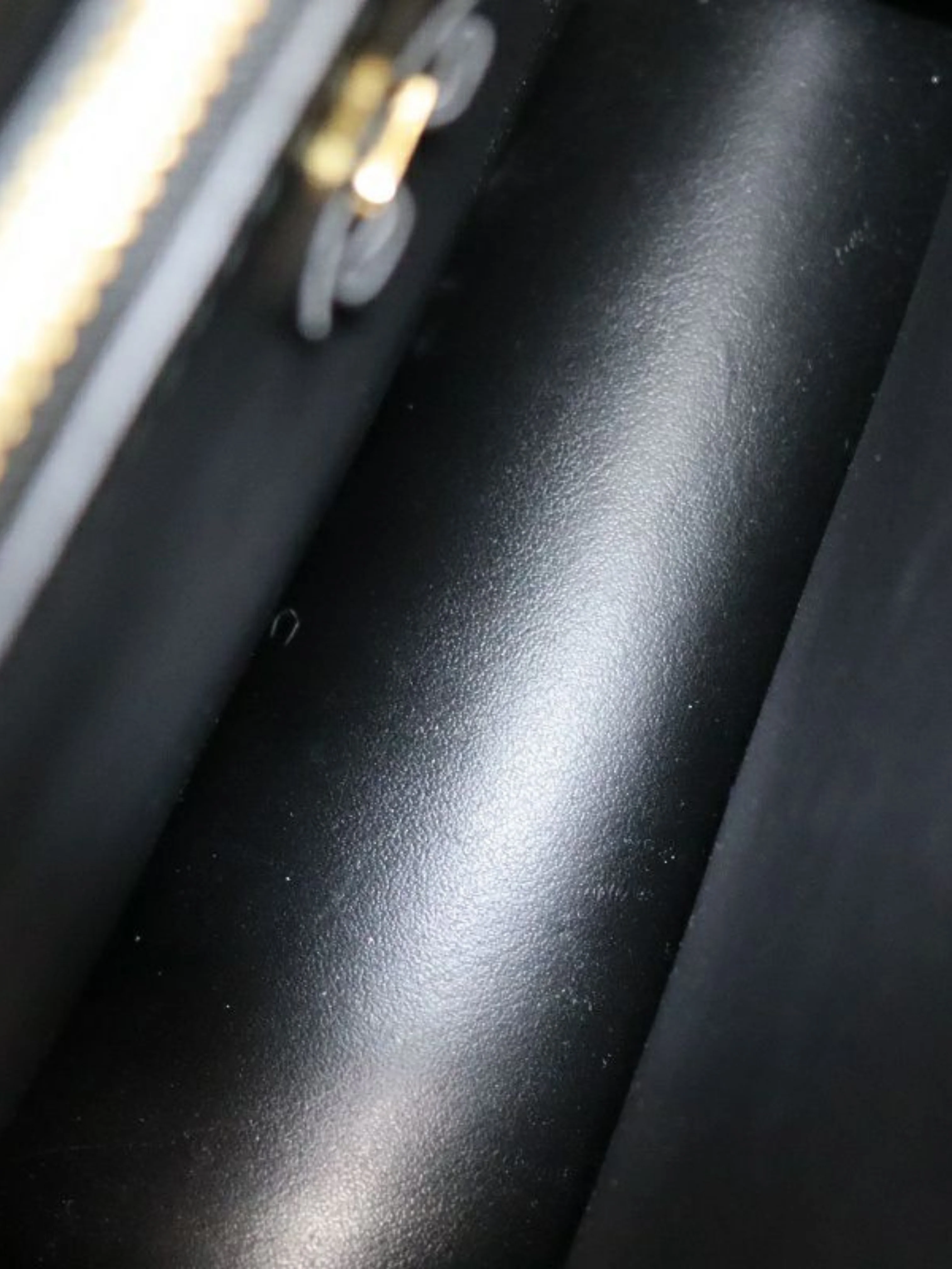 Salvatore Ferragamo 2000s Black Leather Vara Studded Chain Shoulder Bag - Image 7