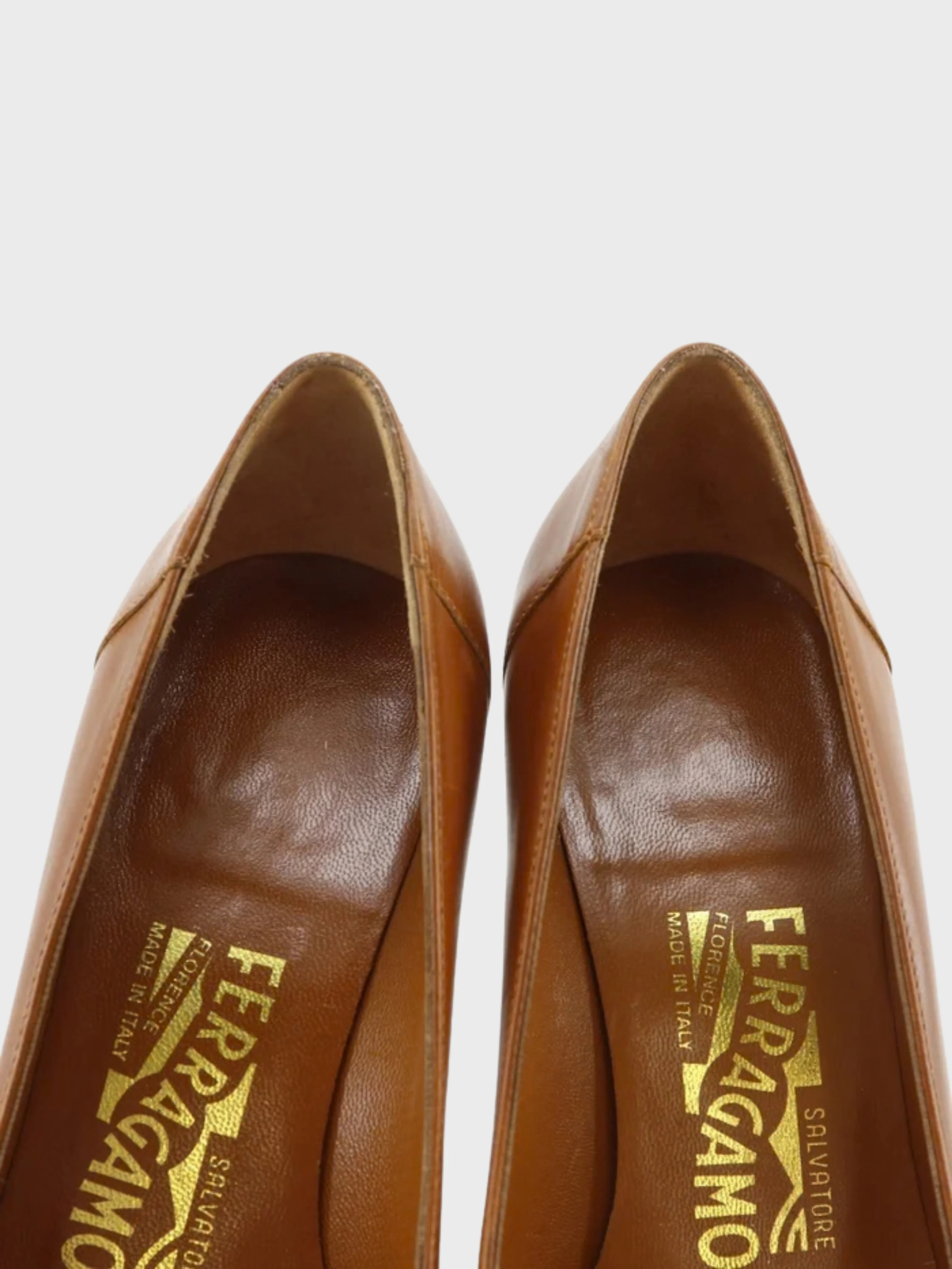 Salvatore Ferragamo 1990s Brown Leather Vara Ribbon Pumps - Image 5