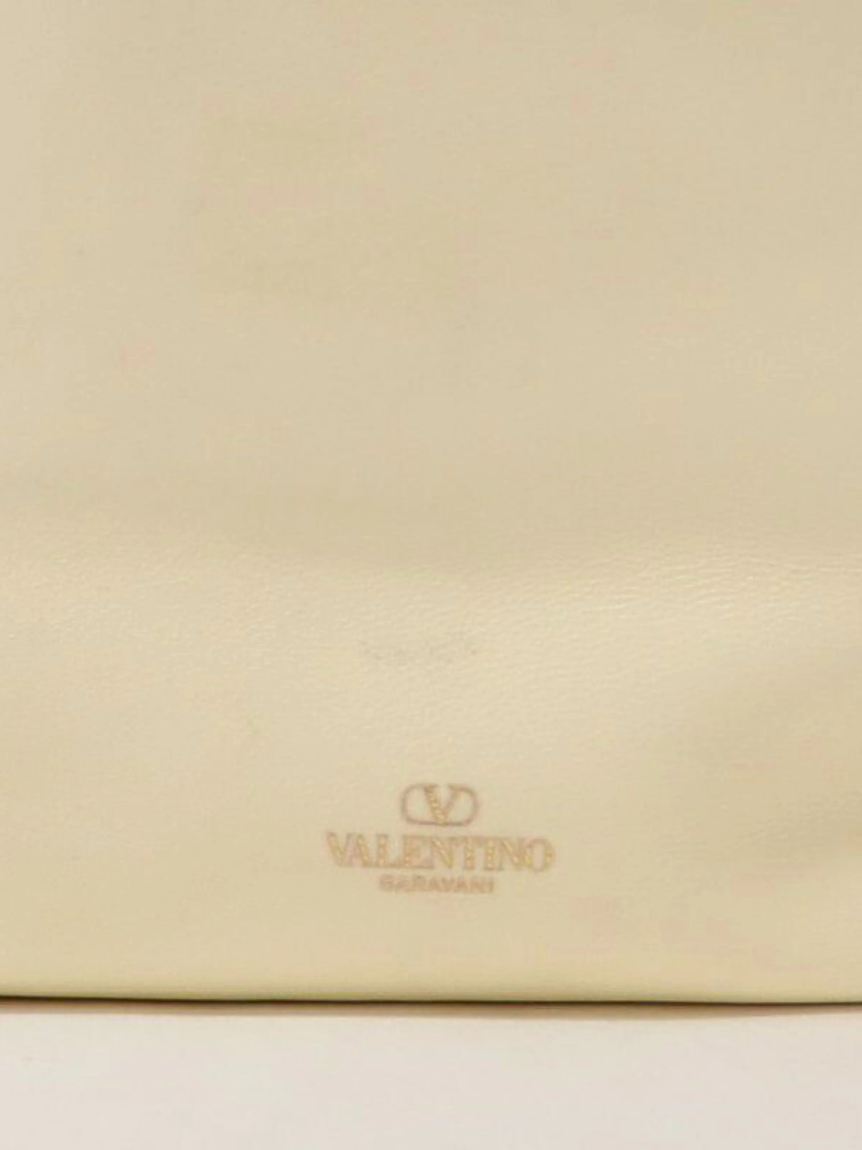 Valentino 2000s Ivory Leather V Logo Pouf Bucket Shoulder Bag - Image 7
