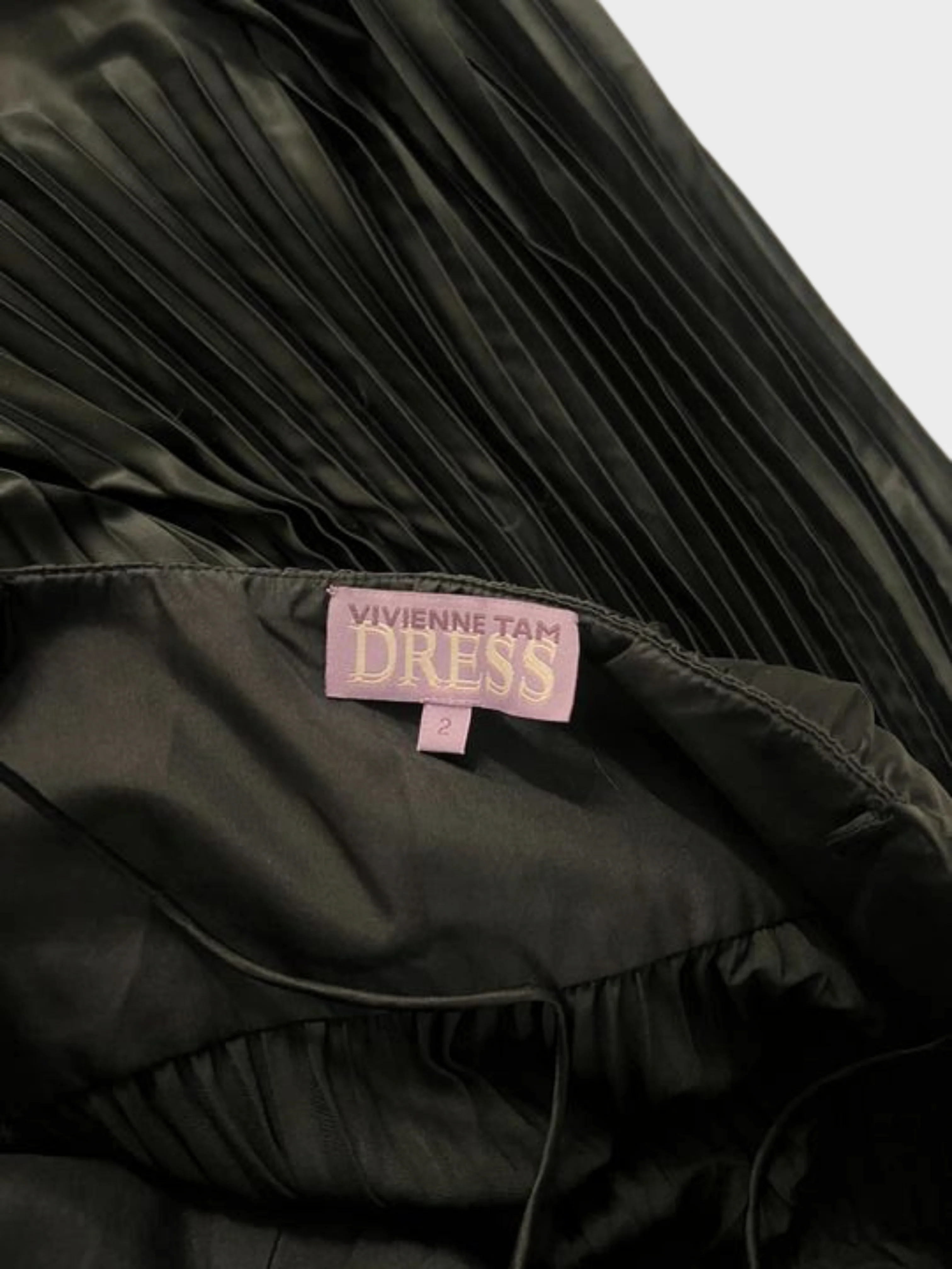 Vivienne Tam 1990s Black Rosette Silk Pleated Mini Dress - Image 4