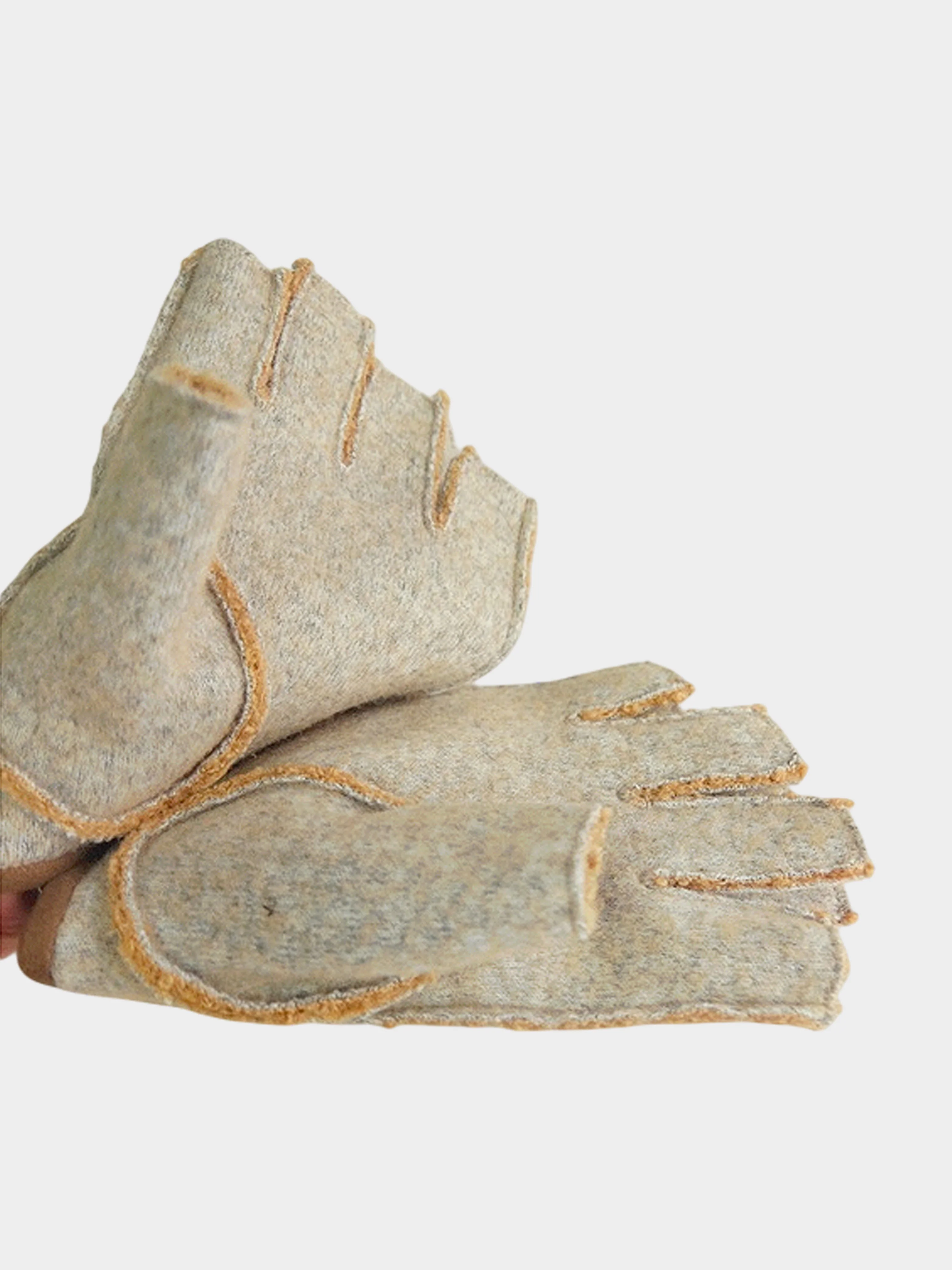 Vivienne Westwood 2000s Beige Embroidered Fingerless Gloves - Image 3