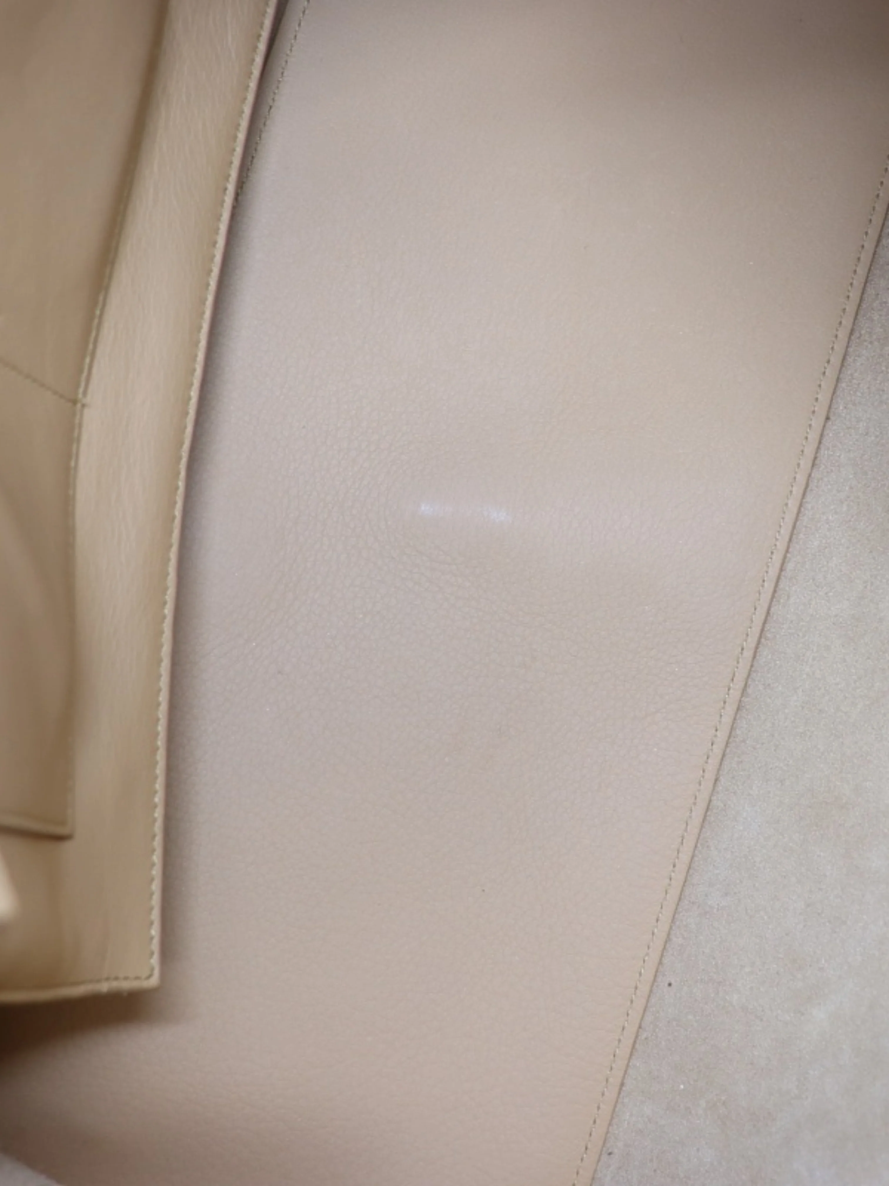 Yves Saint Laurent 2010s Beige Leather Cabas Classic Bag - Image 8