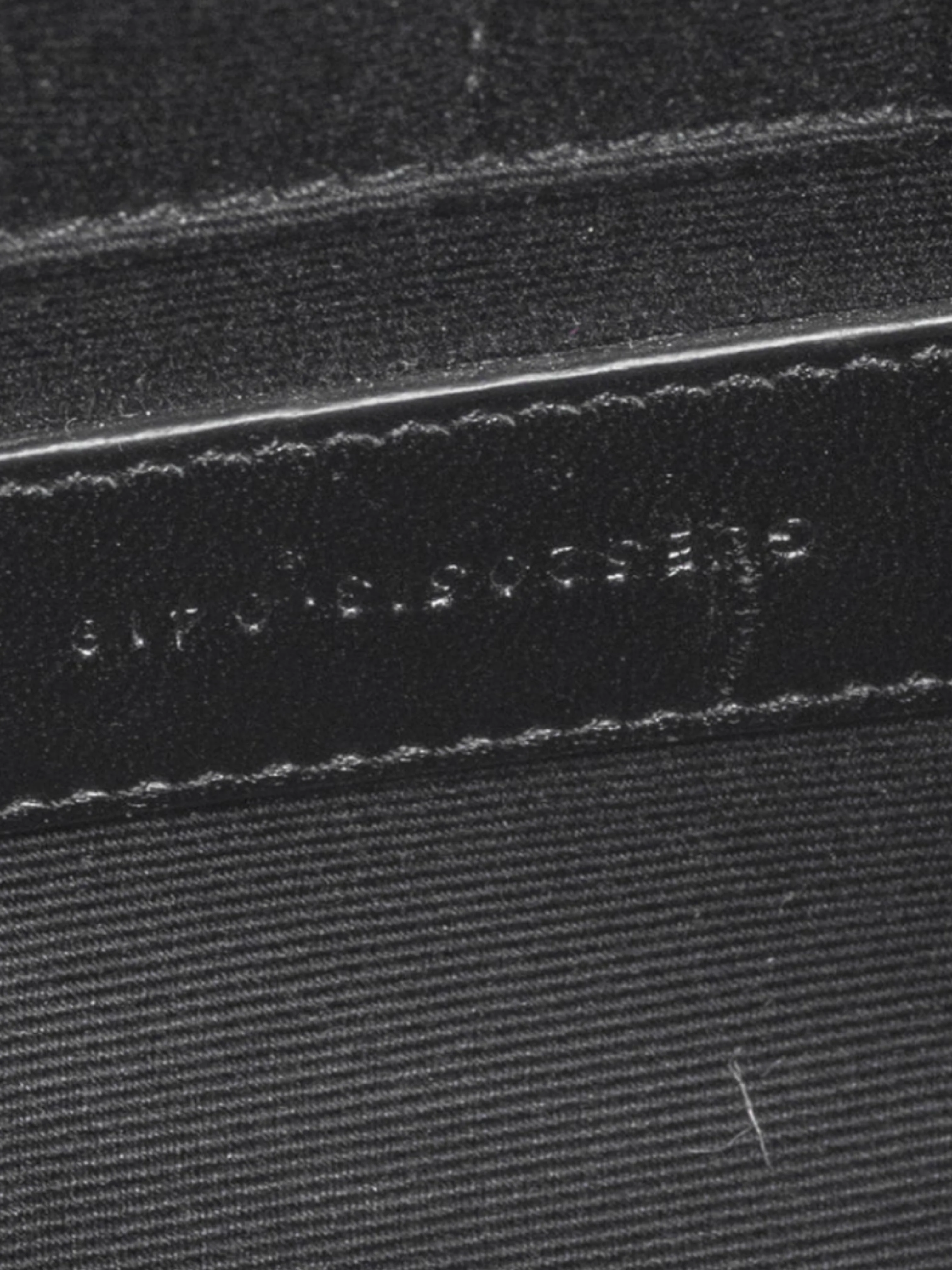 Yves Saint Laurent 2010s Black Pebbled-Leather Flat Snap-Closure Clutch - Image 7